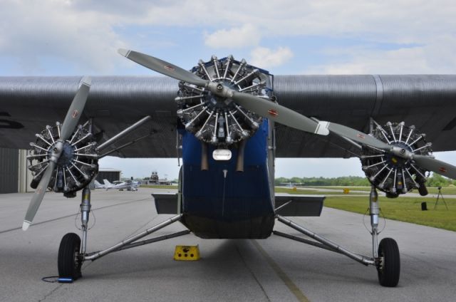 Ford Tri-Motor (NC8407) - 1929 Ford Tri-Motor