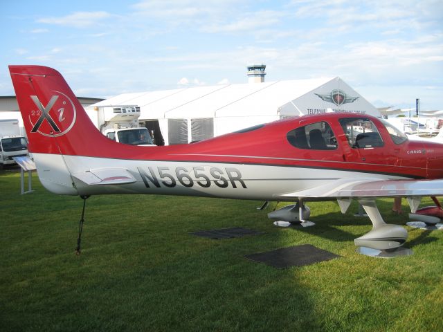 Cirrus SR-22 (N565SR)