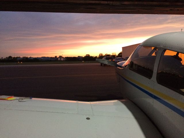 Piper Cherokee (N28627) - Sunset departure