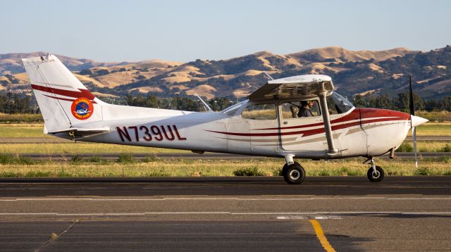 Cessna Skyhawk (N739UL)