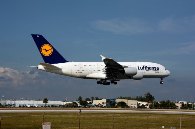 Airbus A380-800 (D-AIMA)