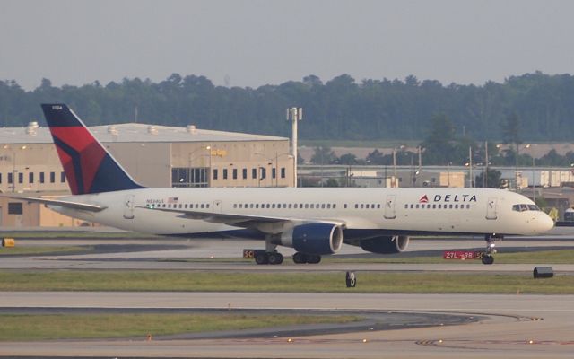 Boeing 757-200 (N534US)