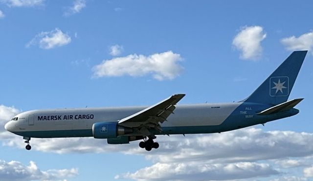 BOEING 767-300 (N495MM) - Runway 25 arrival! 4/9/24.