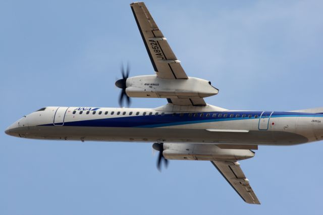 de Havilland Dash 8-200 (JA852A)