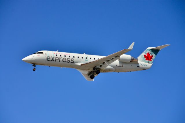 Canadair Regional Jet CRJ-200 (C-GGJA)