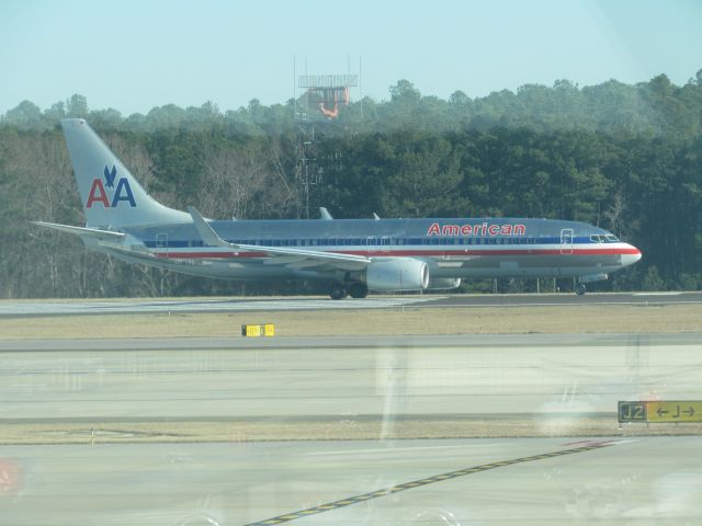 Boeing 737-800 (N921NN) - Americans new retro livery!