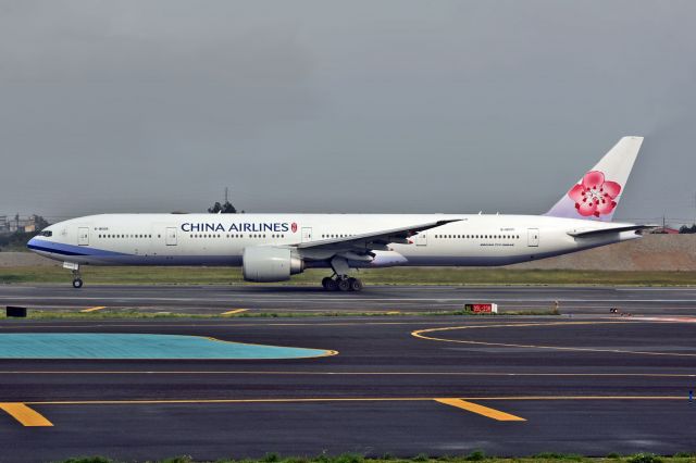 BOEING 777-300 (B-18005)