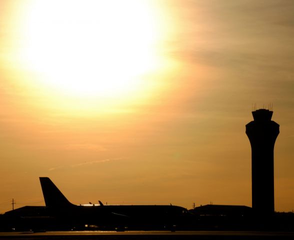 Airbus A319 (N4032T)