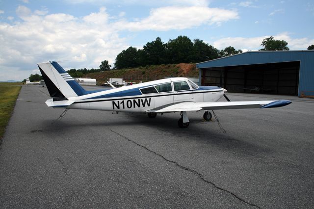 Piper PA-24 Comanche (N10NW)