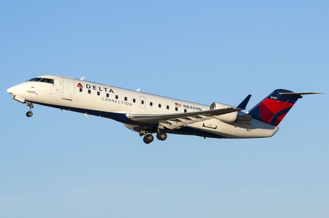 Canadair Regional Jet CRJ-200 (N8409N)