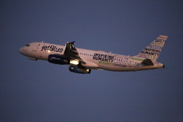 Airbus A320 (N598JB)