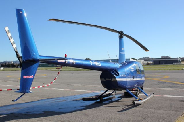 Robinson R-44 (F-HELI)