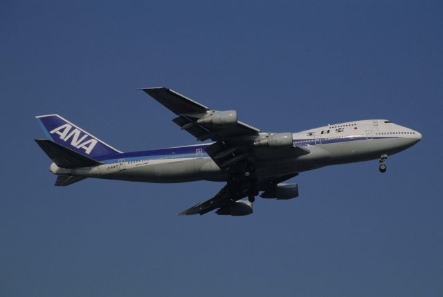 BOEING 747SR (JA8147) - Final Approach to Tokyo-Haneda Intl Airport Rwy16L on 1998/10/02