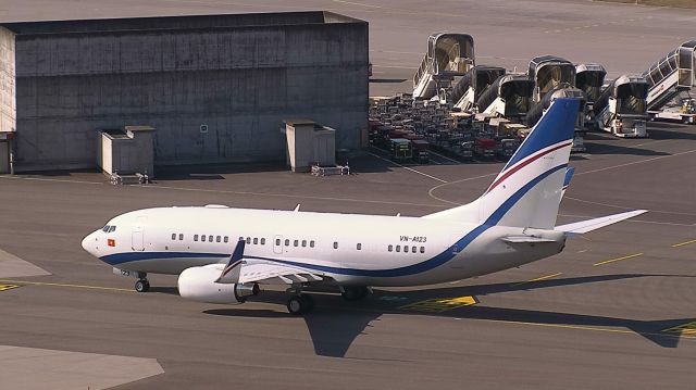 Boeing 737-700 (VN-A123) - VNA123ZRH27032022.jpg