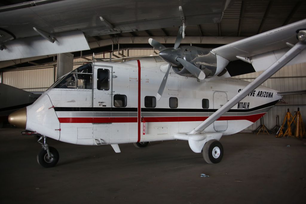 Short Skyvan (N114LH)