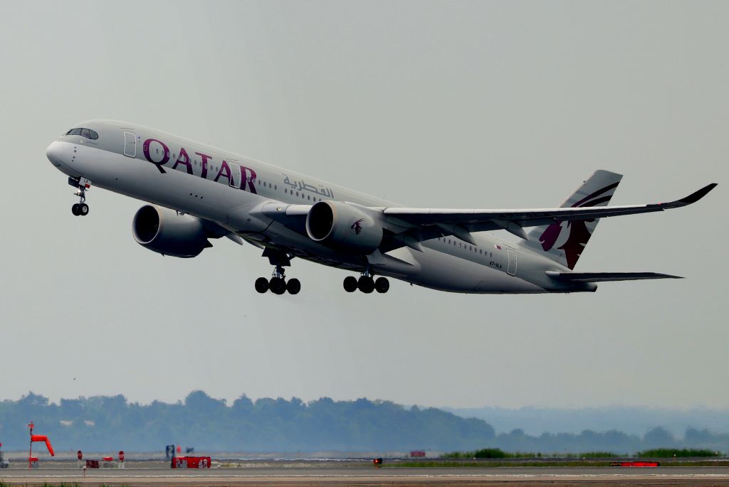 Airbus A350-900 (A7-ALA) - 'Qatari 748' departing back to Doha Hamad International Airport