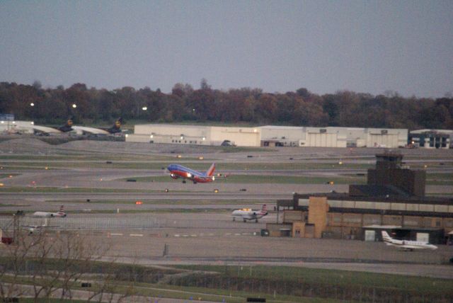 Boeing 737-700 — - Southwest 1844 takes off for Southwest Florida.