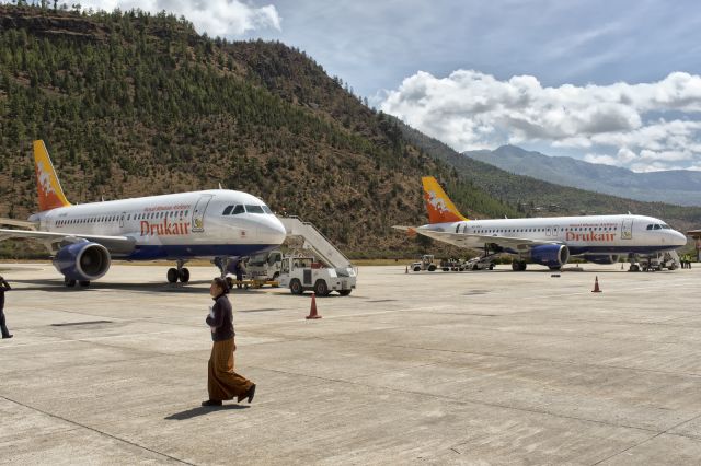 Airbus A319 (A5-RGG) - 4th April, 2015