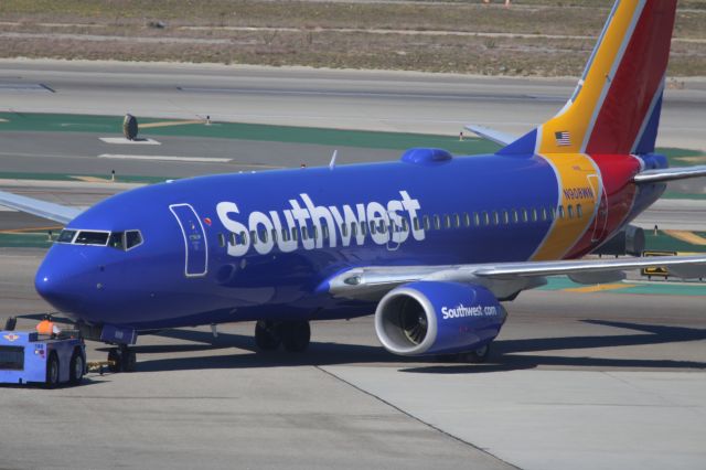 Boeing 737-700 (N908WN)