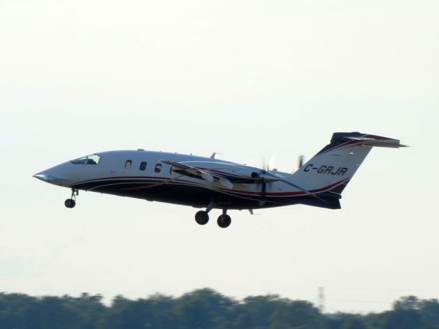 Piaggio P.180 Avanti (C-GRJR)