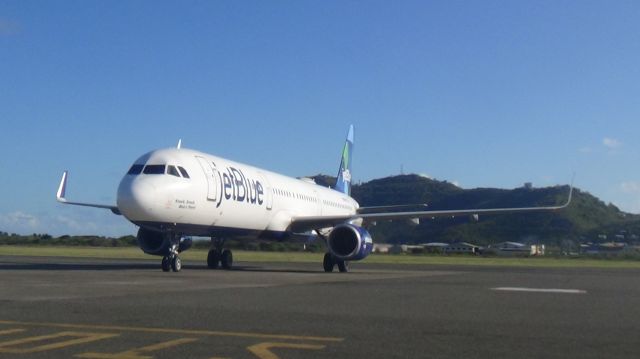 Airbus A321 (N957JB)