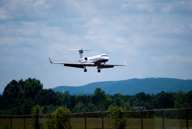 Gulfstream Aerospace Gulfstream 3 (N800TD) - RWY 6