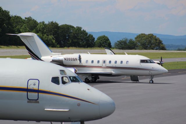 Canadair Challenger (N202QS) - Parked br /Operated By: NetJets Aviation 