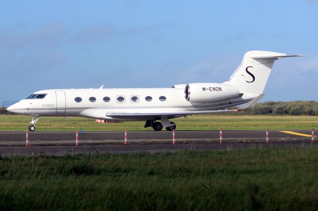 Gulfstream Aerospace Gulfstream G500 (M-ENON) - Taxiing to the ramp on 6-Oct-24 arriving from OMDW.
