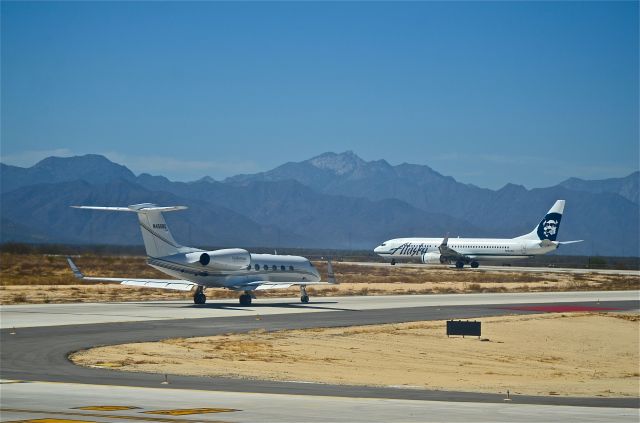 — — - Los Cabos Intl. México