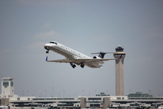 Embraer ERJ-135 (N13161)