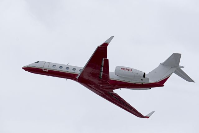 Gulfstream Aerospace Gulfstream V (N551CS) - airport perimeter road