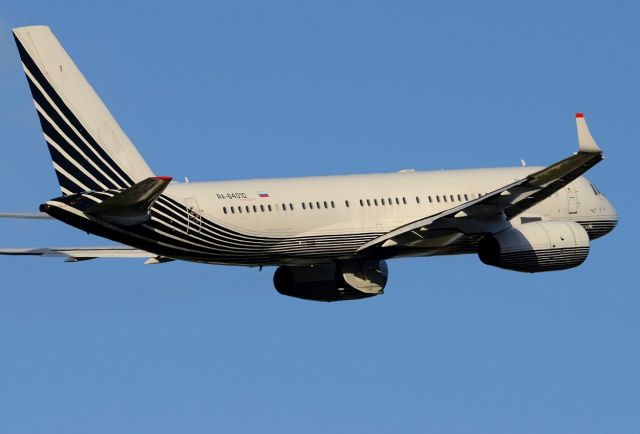 Tupolev Tu-214 (RA-64010) - 30/11/2013br /take-off 09