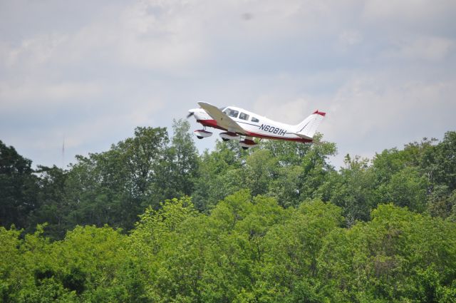 Piper Cherokee (N6081H)