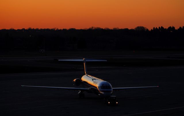 McDonnell Douglas MD-80 —