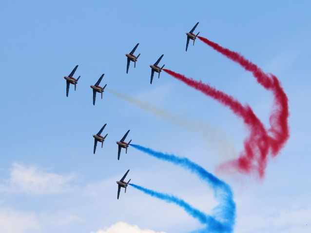 — — - FRENCH AIR FORCE DEMO TEAM "PATROUILLE DE FRANCE"