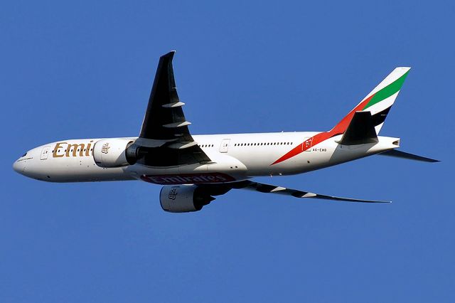 Boeing 777-200 (A6-EWB)