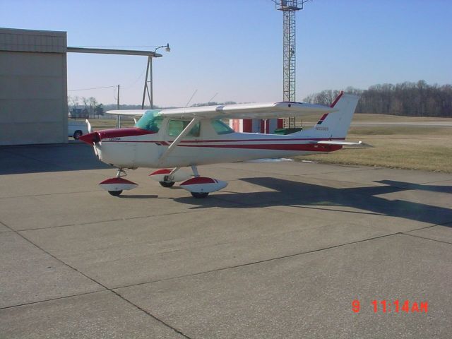Cessna Commuter (N6506S) - Parked on ramp at KHNB 1/9/09; in front of Southern Indiana Light Sport Center