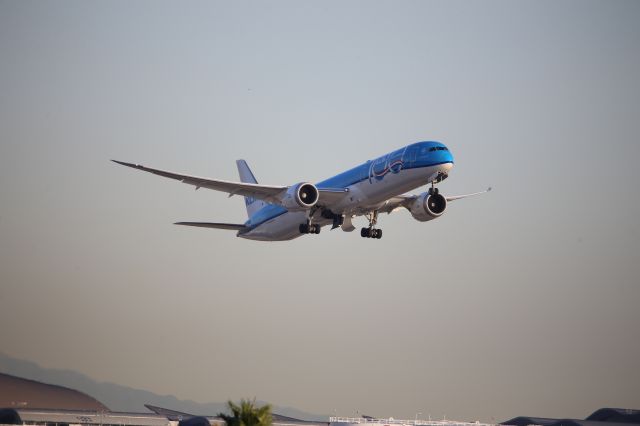 BOEING 787-10 Dreamliner (PH-BKA)