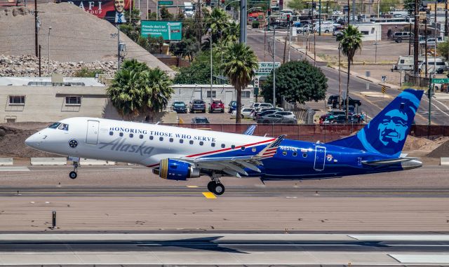 EMBRAER 175 (long wing) (N651QX) - Spotted at KPHX on May-5-2020 