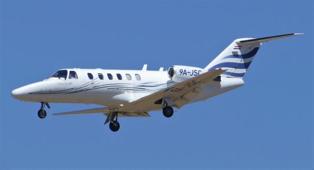 Cessna Citation CJ1 (9A-JSC) - On landing RWY31