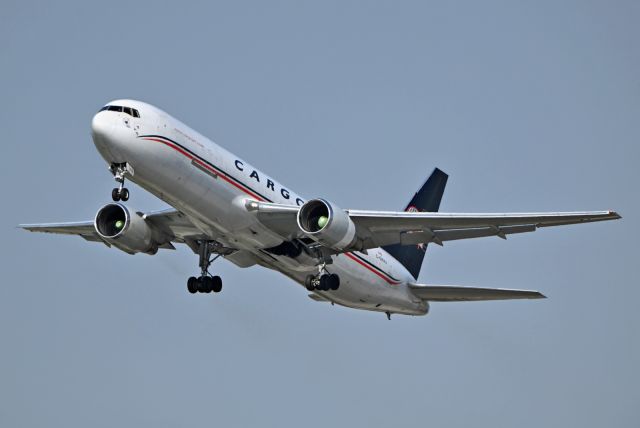 BOEING 767-300 (C-GXAJ)