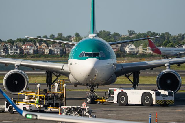 Airbus A330-300 (EI-EAV)