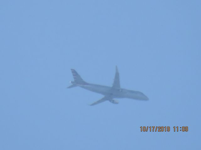 Embraer 175 (N278NN)