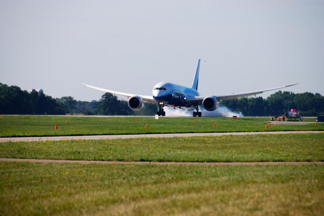 Boeing 787-8 (N787BA)