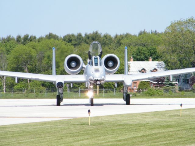 Fairchild-Republic Thunderbolt 2 — - A-10 East Demo Team Hawg taxis back after it's performance.