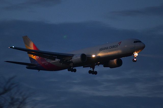 BOEING 767-300 (HL7507) - I took this picture on Dec 01, 2020.br /OZ194/01  ICN-NRT