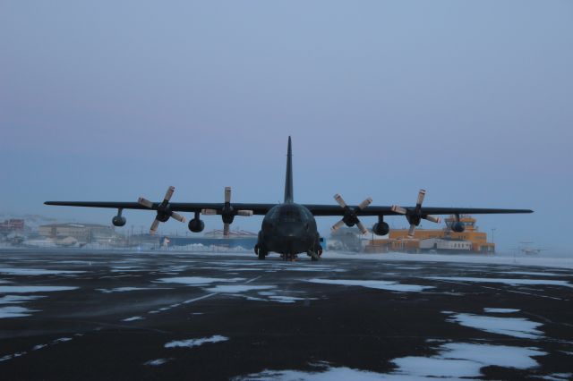 — — - Canadian Airforce refuel stop in Iqaluit. With dual inflight refuel pods.