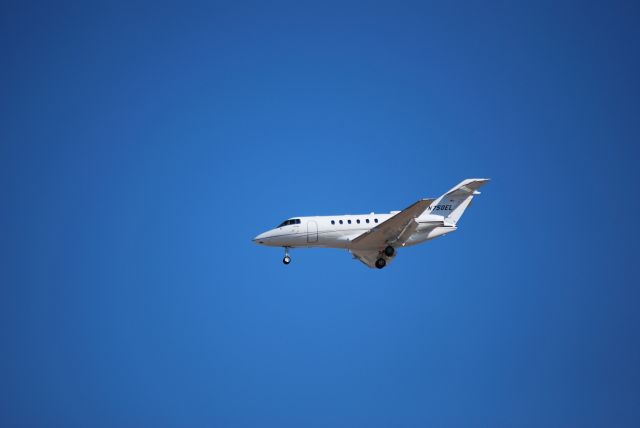 Hawker 800 (N750EL)