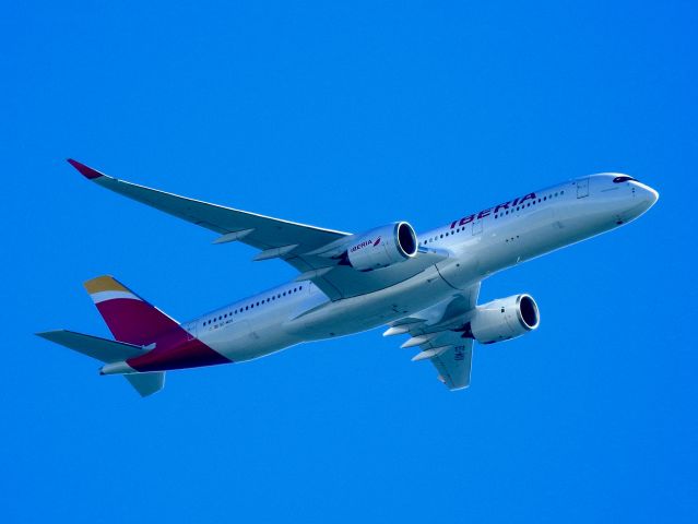 Airbus A350-900 (EC-MXV)