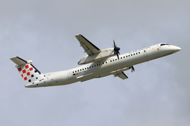 de Havilland Dash 8-400 (9A-CQE)